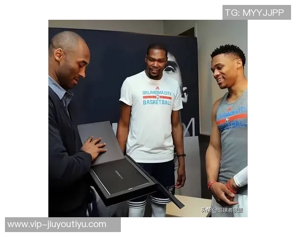 杜兰特与美女主持轻松互动分享快乐心情的背后故事