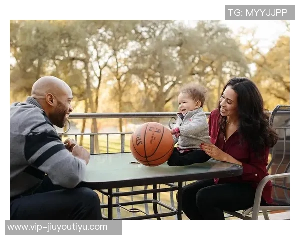 斯特林家中遭蒙面歹徒入室盗窃球员与妻子险遭惊吓 斯特林家中遭蒙面歹徒入室盗窃球员与妻子险遭惊吓
