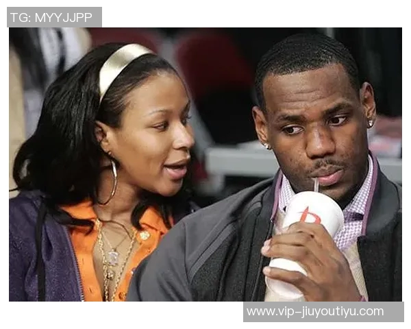 詹姆斯回忆追求妻子历程:孤独岁月让我渴望真爱与陪伴 詹姆斯回忆追求妻子历程:孤独岁月让我渴望真爱与陪伴