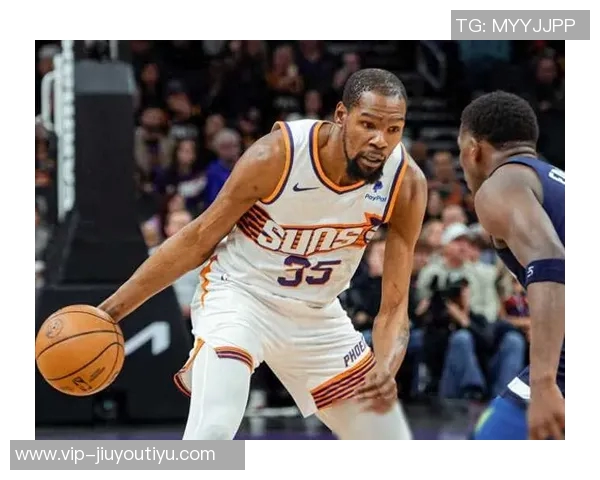 杜兰特强调赢得总冠军需依靠进攻而非单纯防守的重要性 杜兰特强调赢得总冠军需依靠进攻而非单纯防守的重要性