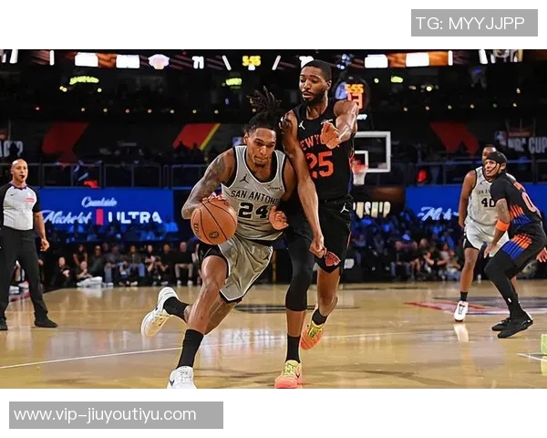 马刺三分球命中率惨淡近两战仅得17球球队状态堪忧 马刺三分球命中率惨淡近两战仅得17球球队状态堪忧