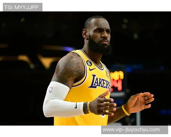 老詹与年轻球星们携手入选全明星展现KlutchSports强大实力 老詹与年轻球星们携手入选全明星展现KlutchSports强大实力