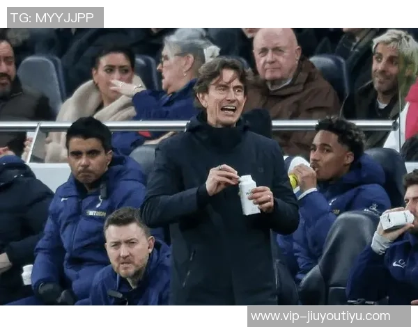 热刺球员对弗兰克频繁变换战术感到迷茫与困惑 热刺球员对弗兰克频繁变换战术感到迷茫与困惑