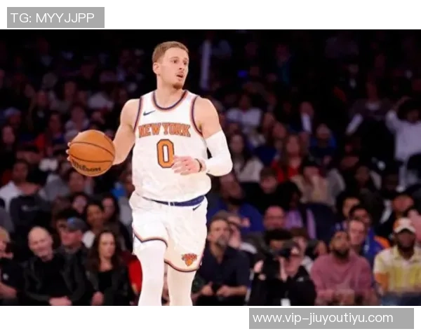 迪文岑佐全场表现出色15投7中三分球命中率高达45贡献21分助力球队胜利 迪文岑佐全场表现出色15投7中三分球命中率高达45贡献21分助力球队胜利